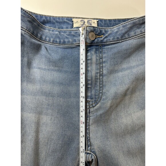 We The Free Jeans Size 25 Just Float On Flare Bell Bottoms Hippie Coachella Boho - Picture 9 of 11
